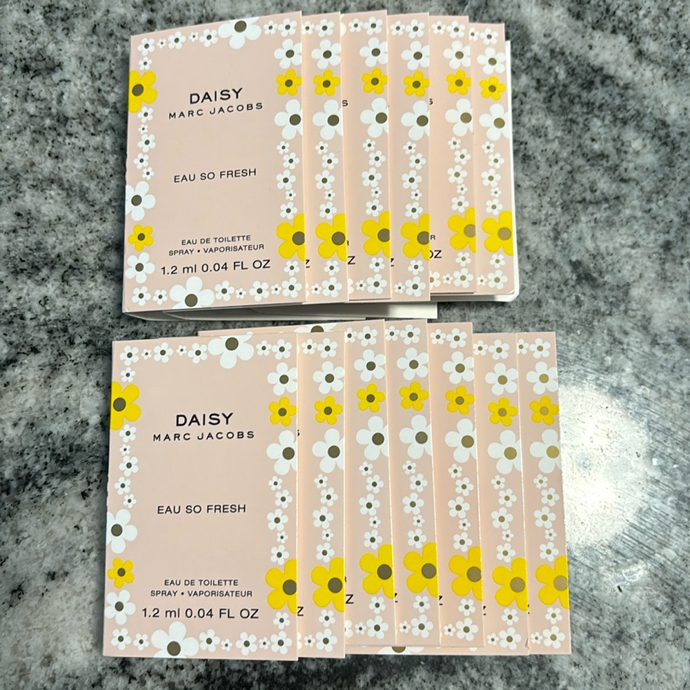 12-pc Daisy Marc Jacob spray bundle